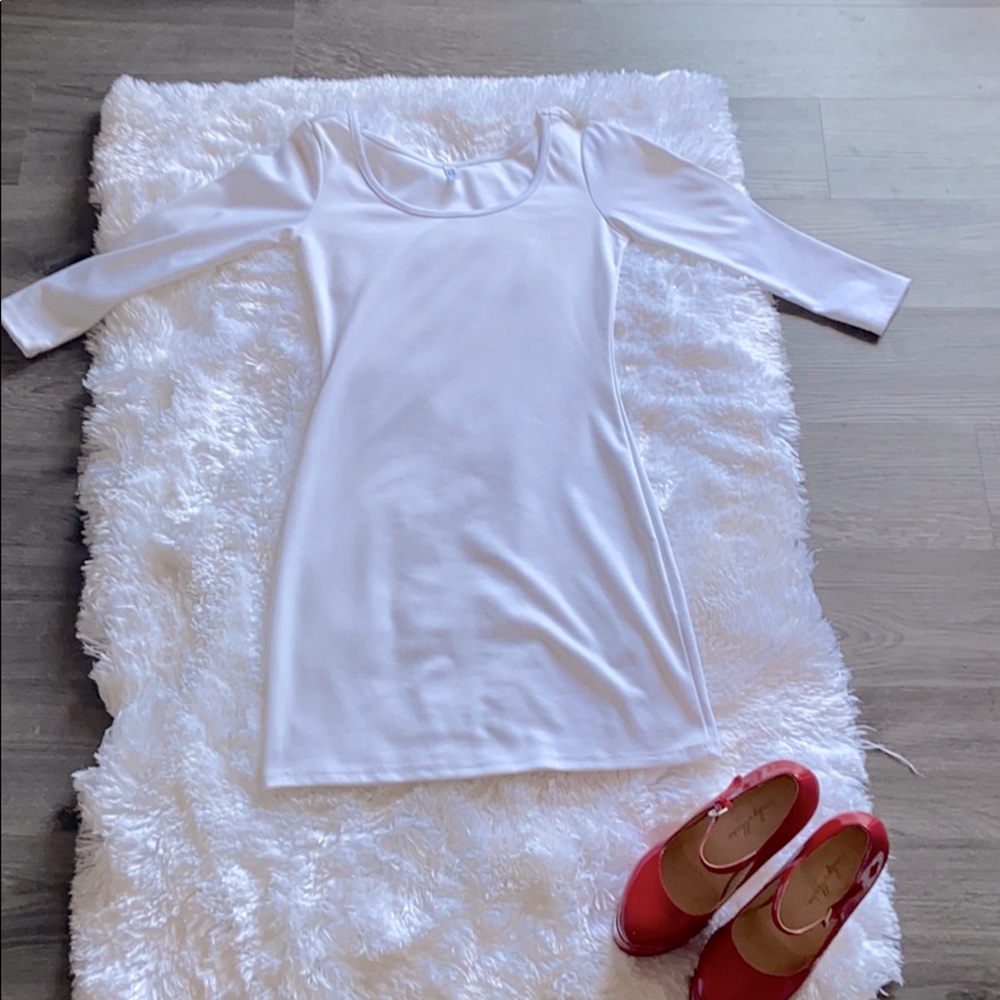 White bodycon dress